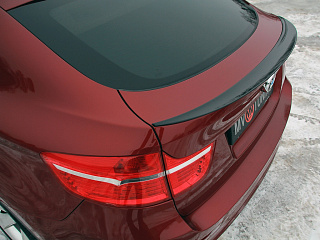 BLACKOUT EDITION. Спойлер крашенный Черный глянец BMW X6 E71 (2008-2014) + УСТАНОВОЧНЫЙ КОМПЛЕКТ