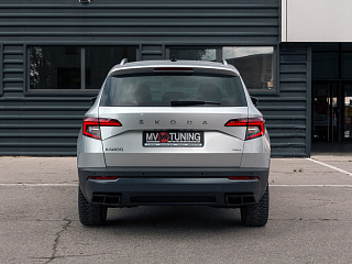 BLACK. Имитация насадок глушителя(выхлопа) крашенные для Skoda Karoq 2017 - 2021