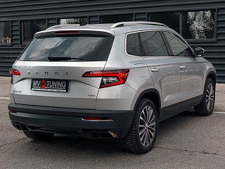 BLACK. Имитация насадок глушителя(выхлопа) крашенные для Skoda Karoq 2017 - 2021